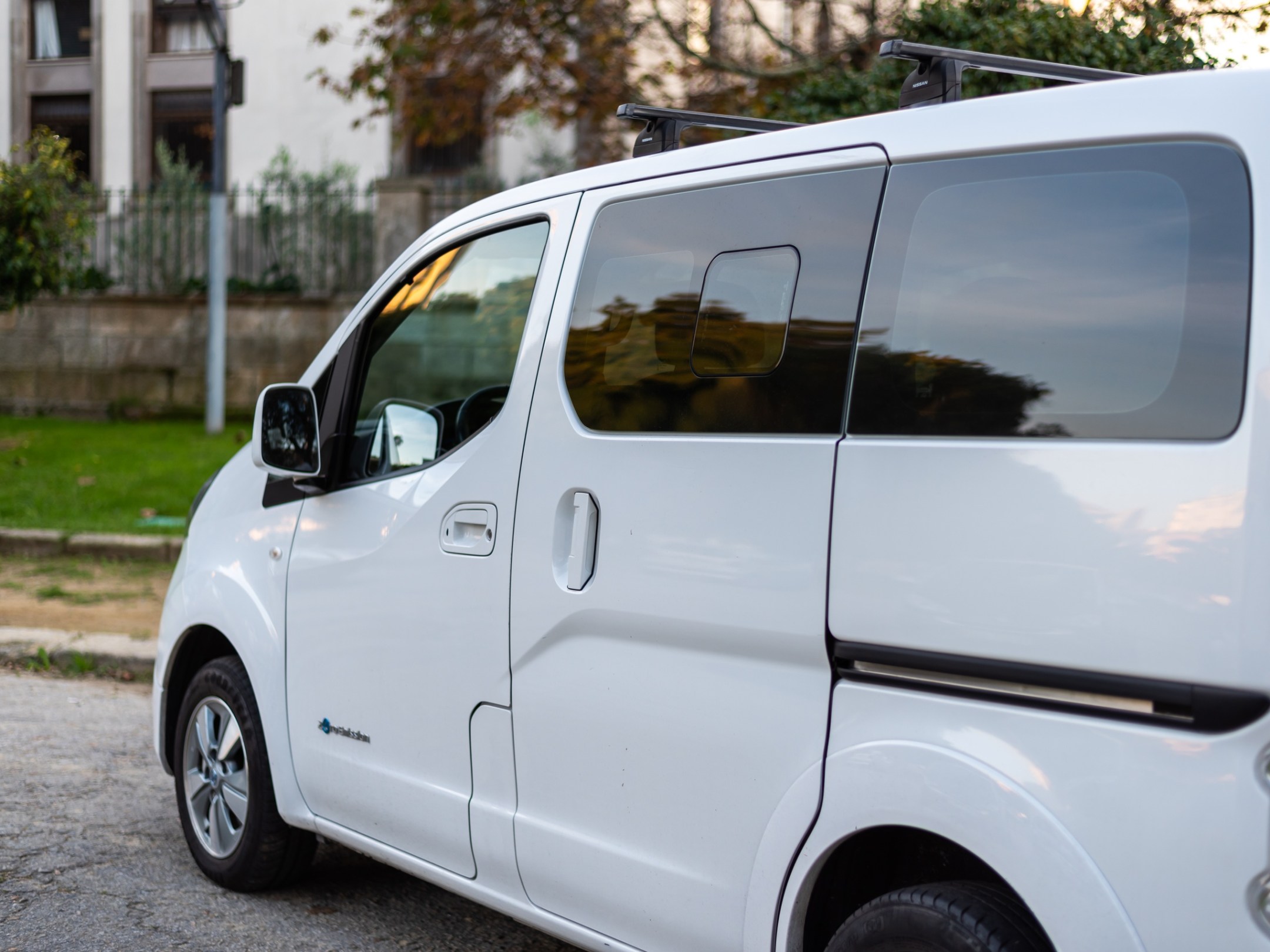 Transfer White Van close to street